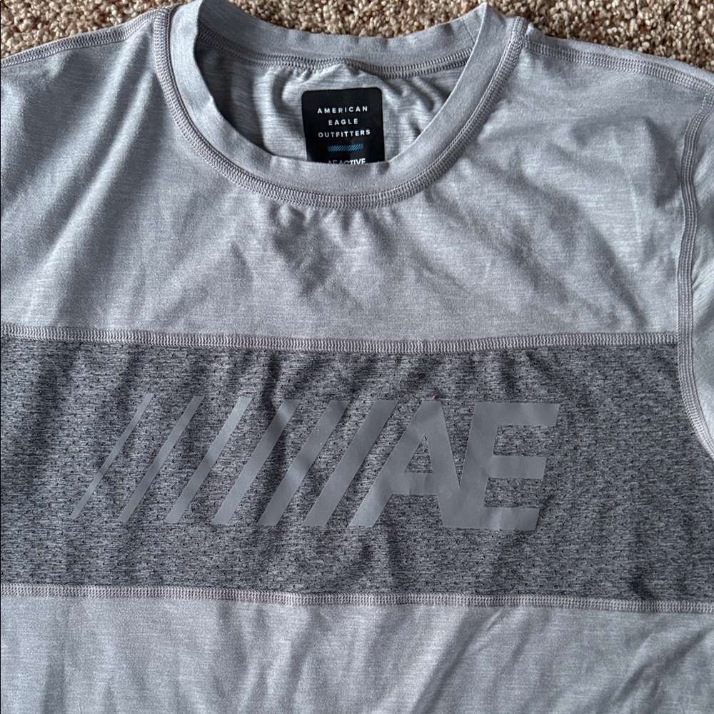 Set of 4 American Eagle Outfitters Active Flex Short Sleeve Tees - men’s small - Picture 15 of 16
